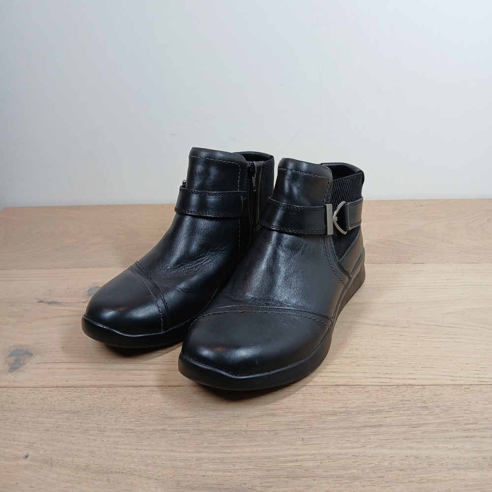 Clarks Ankle Boots Women's 6.5 Black Leather Comfort Side Zip Buckle Strap